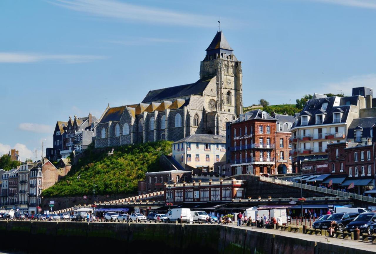 Notre Nid - Grande Terrasse Privee En Bord De Mer, Au Coeur Du Quartier Historique Du Treport ! Wifi Hébergement de vacances Le Tréport